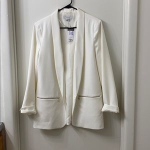 Primary : White Blazer